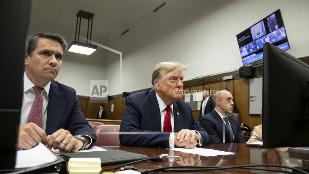 Donald Trump'ın suskunluk davası başladı