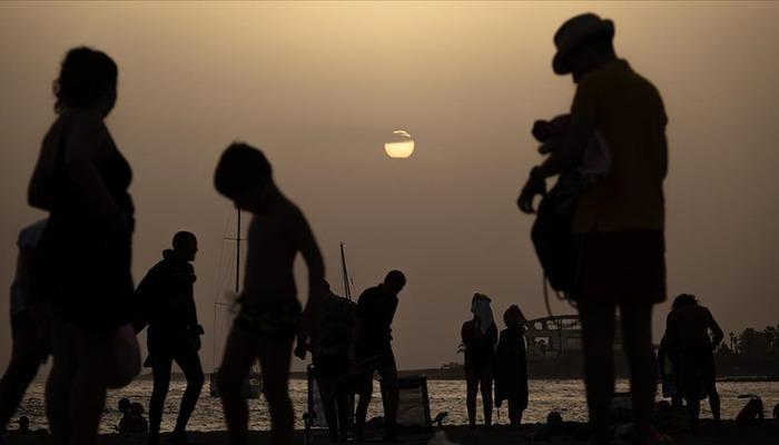 Hava cehennem gibi sıcak... Termometreler 52,9 dereceyi gösteriyor!  43 kişi hayatını kaybetti...