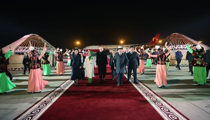 Cumhurbaşkanı Erdoğan TDT zirvesi için Kırgızistan'da