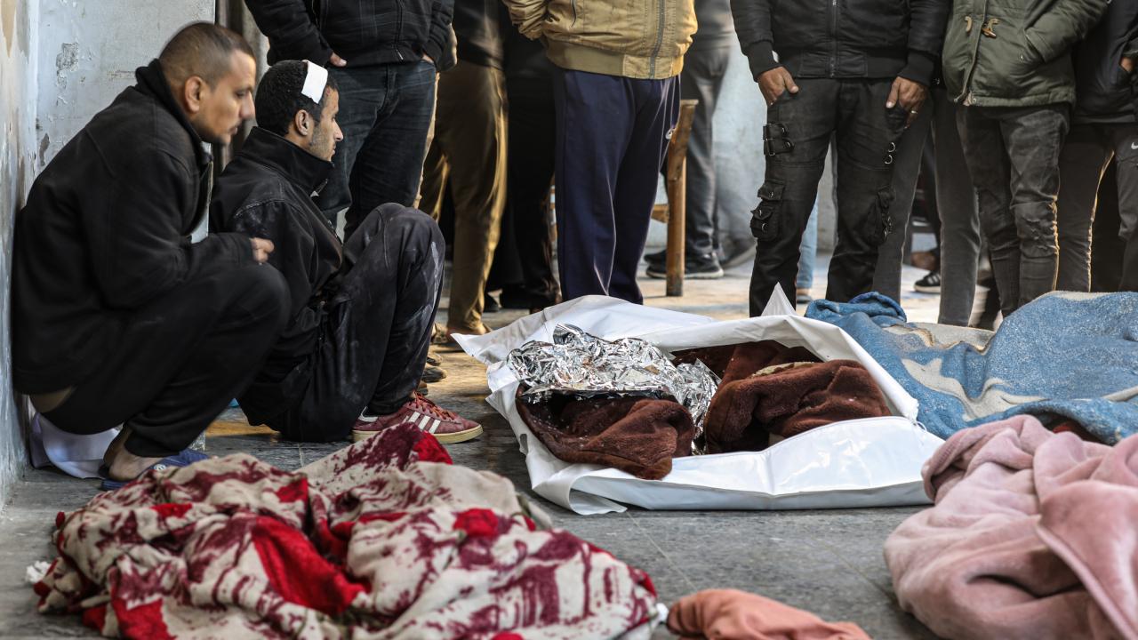 Kana susamış İsrail'in saldırılarını sürdürdüğü Gazze'de ölü sayısı 44 bin 976'ya yükseldi