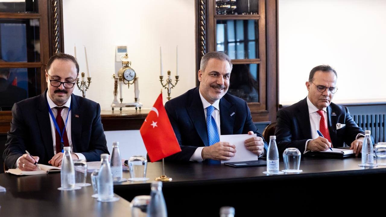 Bakan Fidan Üsküp'te çok sayıda mevkidaşıyla görüştü
