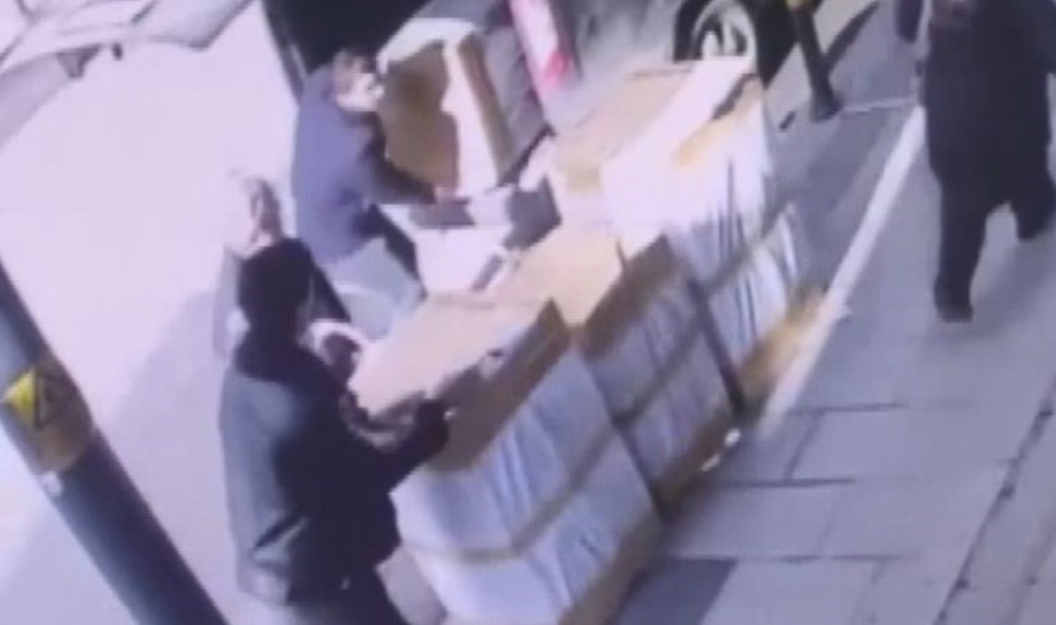 "Ceket" Hırsızlık Kücenkçiçmece: 5 Şüphe Yakalandı