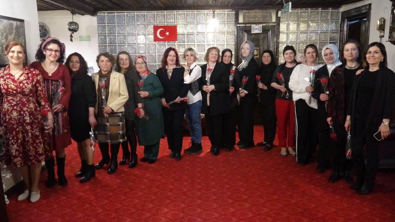 Başhemşire adaylarından dayanışma yemeği