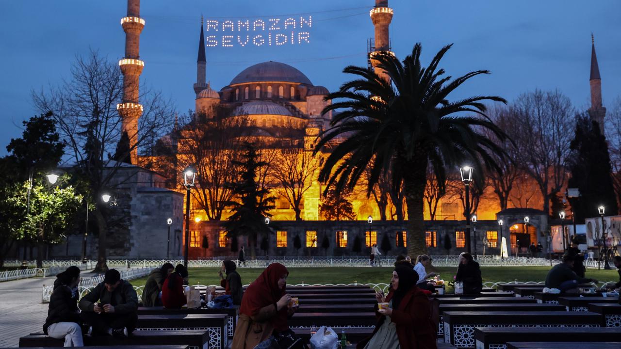 Ramazan'ın ilk iftar bugün yapılacak