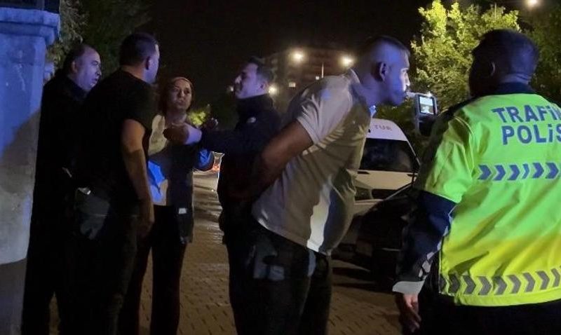 Kaçan alkollü sürücü evinin önünde yakalandı. 432 bin TL para cezası yazıldı